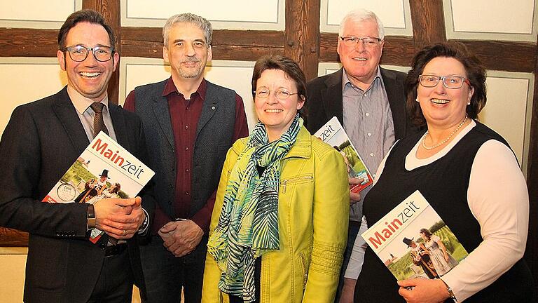 Der Tourismusverein Volkacher Mainschleife hat in seiner noch jungen Geschichte erstmals gewählt (von links): Marco Maiberger (Vorsitzender), Michael Heßmann (zweiter Vorsitzender), Tanja Voll (dritte Vorsitzende), Peter Haupt (Kassenverantwortlicher) und Martha Gehring (Schriftführerin). Der Tourismusverein Volkacher Mainschleife hat in seiner noch jungen Geschichte erstmals gewählt (von links): Marco Maiberger (Vorsitzender), Michael Heßmann (zweiter Vorsitzender), Tanja Voll (dritte Vorsitzende), Peter Haupt (Kassenverantwortlicher) und Martha Gehring (Schriftführerin).