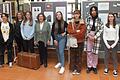 Eröffnung der Ausstellung '80 Jahre nach der Deportation der jüdischen Mitbürgerinnen und Mitbürger' in der Mittelschule in Marktheidenfeld. Schulleiterin Annette Hettiger (links) und Landtagsabgeordnete Kerstin Celina (Mitte) würdigten die Arbeit der Schülerinnen und Schüler.
