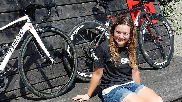 Jaime Kelleher fuhr mit dem Rad von Flensburg bis Garmisch in 53 Stunden und 58 Minuten – und gewann damit das Race Across Germany, Abteilung Frauen mit der bislang besten Zeit. Jaime Kelleher fuhr mit dem Rad von Flensburg bis Garmisch in 53 Stunden und 58 Minuten – und gewann damit das Race Across Germany, Abteilung Frauen mit der bislang besten Zeit.