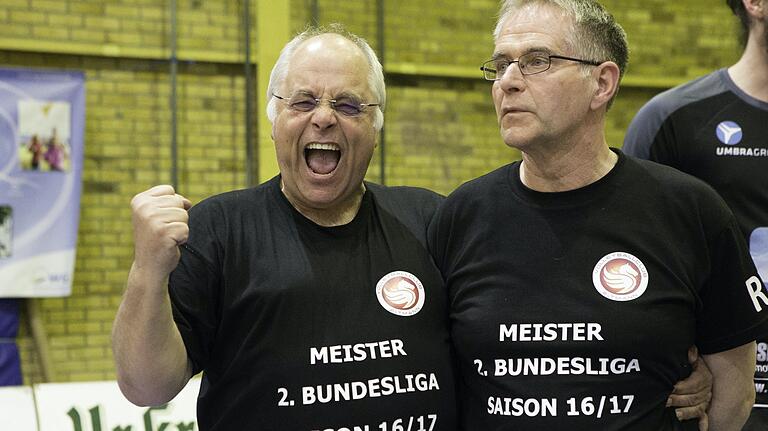 Da hatten Peter Knieling (links) und Rolf Werner noch gut lachen. Mittlerweile gibt es für die beiden Eltmanner eher wenig Grund zur Freude. Da hatten Peter Knieling (links) und Rolf Werner noch gut lachen. Mittlerweile gibt es für die beiden Eltmanner eher wenig Grund zur Freude.