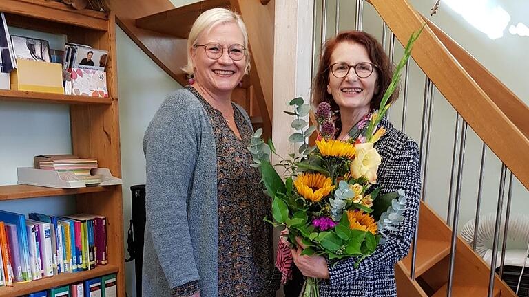 Sonja Liebig (links) übernahm zum 1. Oktober die Leitung der Fachstelle Suizidberatung von Waltraud Stubenhofer (rechts). Sonja Liebig (links) übernahm zum 1. Oktober die Leitung der Fachstelle Suizidberatung von Waltraud Stubenhofer (rechts).