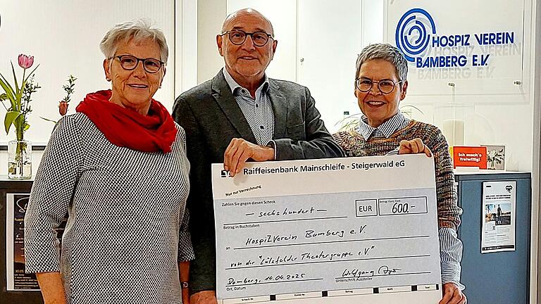 Das Foto zeigt die Scheckübergabe an den Hospizverein Bamberg.
