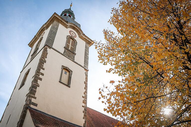 Als Pastorin leitet Anne Salzbrenner künftig die Gottesdienste der Kirchengemeinden Rügheim und Kleinmünster. Als Pastorin leitet Anne Salzbrenner künftig die Gottesdienste der Kirchengemeinden Rügheim und Kleinmünster.