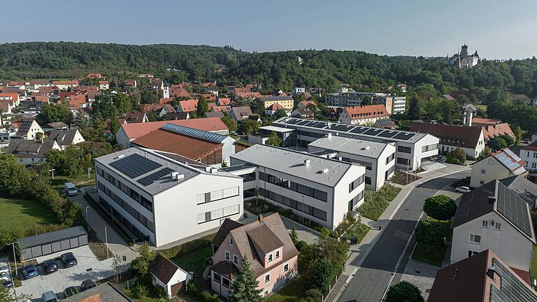 Gymnasium Scheinfeld: Die neuen Schulgebäude aus der Vogelperpektive. Gymnasium Scheinfeld: Die neuen Schulgebäude aus der Vogelperpektive.