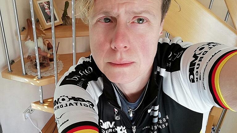 Silke Reichel in ihrem Fahrradfahr- Outfit.