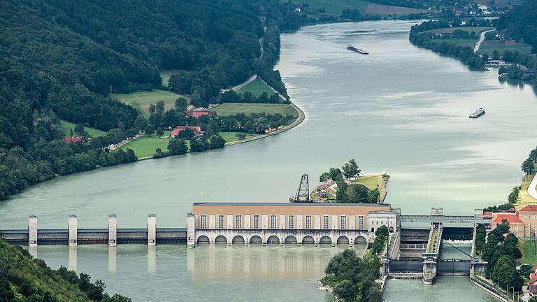 Donaukraftwerk Jochenstein       -  Der neue Energiespeicher soll als Erweiterung des bestehenden Donaukraftwerks Jochenstein entstehen.