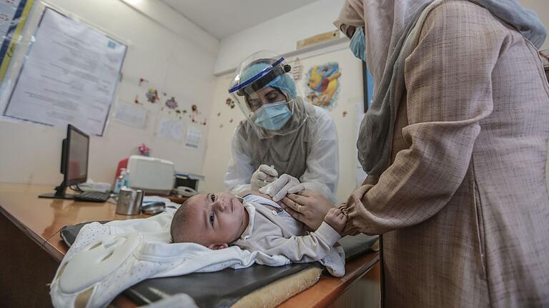 Polio-Impfkampagne im Gazastreifen       -  Hunderttausende Kinder sollen im Gazastreifen gegen Polio geimpft werden. (Archivbild)