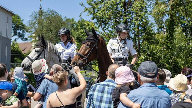 Die Reiterstaffel der Polizei kommt auch zum 'Tag der Retter' nach Sennfeld. Das Foto entstand beim Tag der offenen Tür der Polizei in Schweinfurt.&nbsp;