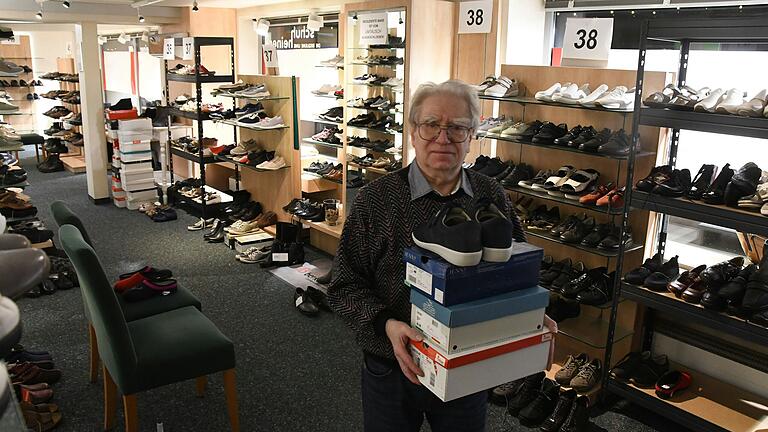 Männer probieren nicht so gerne Schuhe an wie Frauen, weiß Norbert Schwind aus Erfahrung. Da müsse man manchmal Überzeugungsarbeit leisten. Männer probieren nicht so gerne Schuhe an wie Frauen, weiß Norbert Schwind aus Erfahrung. Da müsse man manchmal Überzeugungsarbeit leisten.