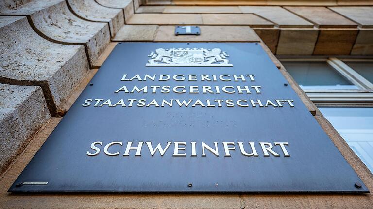 Freigesprochen hat das Schweinfurter Schöffengericht einen 24-Jährigen vom Vorwurf der Vergewaltigung. Freigesprochen hat das Schweinfurter Schöffengericht einen 24-Jährigen vom Vorwurf der Vergewaltigung.