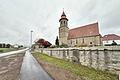 Der Weg an der Friedhofsmauer wurde instand gesetzt. Was noch fehlt ist die Sanierung der Kirchhofmauer.