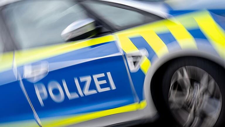 Bei einem Unfall zwischen Strahlungen und Salz wurden zwei Menschen leicht verletzt.