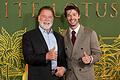 Arnold Schwarzenegger und Patrick Schwarzenegger       -  Arnold Schwarzenegger, links, und Patrick Schwarzenegger bei der Premiere der dritten Staffel von &bdquo;The White Lotus&rdquo;.