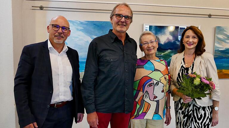 Erster Bürgermeister von Gemünden Herr Jürgen Lippert, der Künstler Manfred Neuner mit seiner Frau Renate Neuner, Kulturamtsleiterin Jasna Blaic