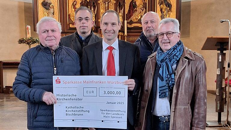 Auf dem Foto (von links): Helmut Schwab, Alexander Eckert, Thorsten Keil, Bernhard Wiesmann und Peter Schmitt.