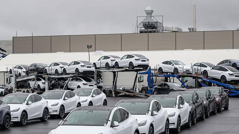 Tesla Gigafactory Berlin-Brandenburg       -  Selbst US-Präsident Trump will seinem Berater Musk und dessen Autofirma nun unter die Arme greifen.