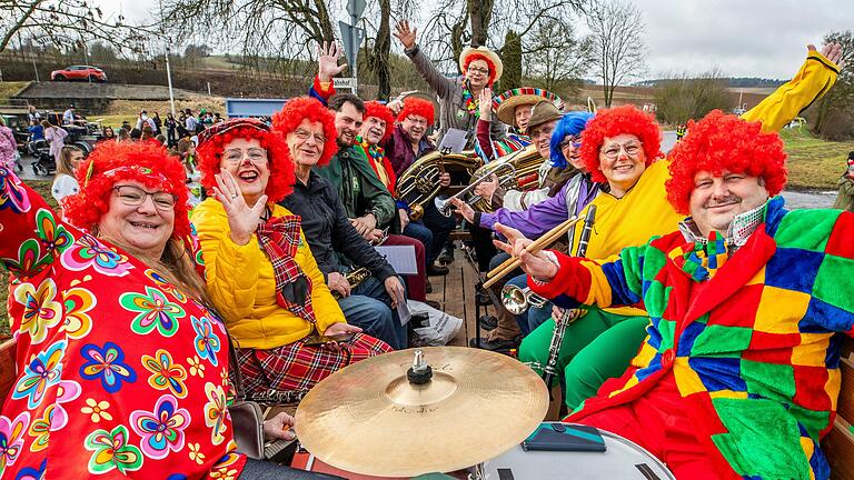 Wie auf dem Archivbild vom Faschingsumzug Heustreu wird auch heuer in vielen Orten in Rhön-Grabfeld Fasching gefeiert. Wie auf dem Archivbild vom Faschingsumzug Heustreu wird auch heuer in vielen Orten in Rhön-Grabfeld Fasching gefeiert.