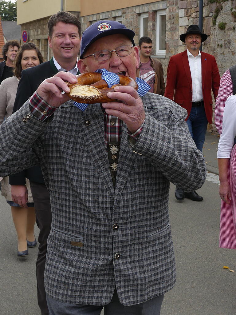 Lust aufs Oktoberfest wie eh und je: Oktoberfest-Gründer Karl Reder führte den Festzug unter den Ehrengästen mit an. Lust aufs Oktoberfest wie eh und je: Oktoberfest-Gründer Karl Reder führte den Festzug unter den Ehrengästen mit an.