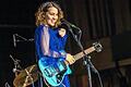 Die Sängerin Gaby Moreno aus Gutemala beim Nachsommer im Fresenius Medical Care Forum.