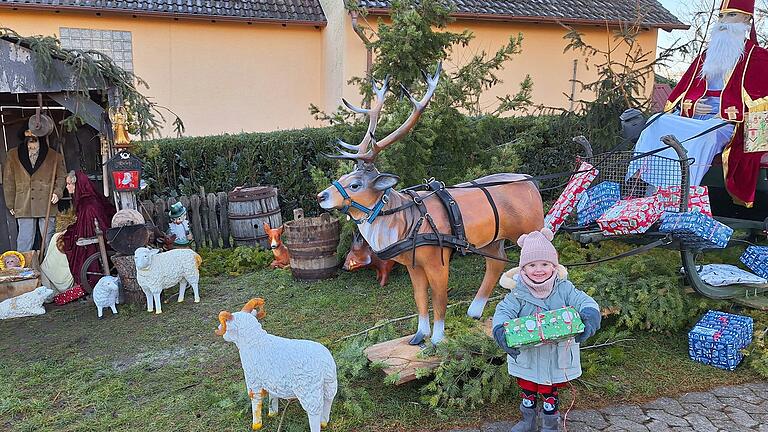 Die Kinderaugen von Ella strahlen.