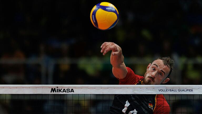 Moritz Karlitzek am 3. Oktober 2023 im Rio de Janeiro während der Olympia-Qualifikation der deutschen Volleyball-Nationalmannschaft gegen Brasilien. Moritz Karlitzek am 3. Oktober 2023 im Rio de Janeiro während der Olympia-Qualifikation der deutschen Volleyball-Nationalmannschaft gegen Brasilien. 