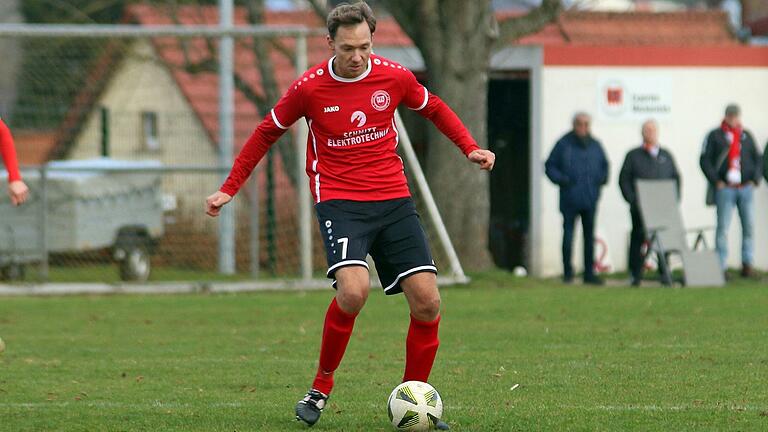 Der Routinier im Mittelfeld der FT Schweinfurt: Benjamin Freund, Spielertrainer der zweiten Mannschaft und wenn Not am Mann ist, Landesliga-Zocker.