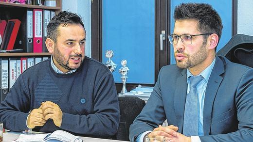 &bdquo;Allah hat den Menschen als oberstes Gut erschaffen&ldquo;: Imam Omer Dumrul und Yasin Yavuz, Vorsitzender des Trägervereins der Ditib-Moschee, im Gespräch.