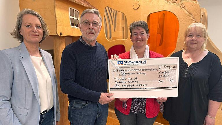 Auf dem Bild (von links): Kerstin Deckenbrock, Dietmar Rauer, Frau Rappel (Trägerverein St. Burkardus), Frau Diettrich (Leitung Kindergarten St. Burkardus in Homburg).