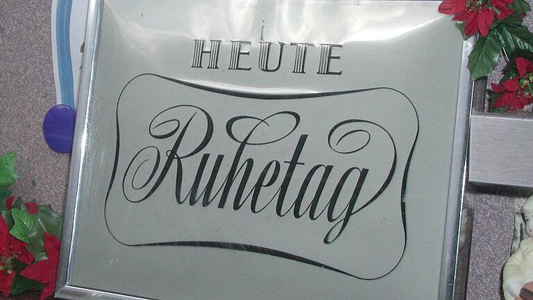 Möchte man als Gast ungern sehen – aber auch nach Ende der Corona-Pandemie sind Restaurants immer häufiger gezwungen, einen Ruhetag einzulegen. Möchte man als Gast ungern sehen – aber auch nach Ende der Corona-Pandemie sind Restaurants immer häufiger gezwungen, einen Ruhetag einzulegen.