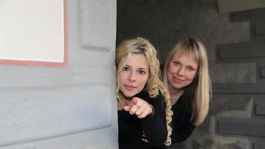 Würzburger Geheimnisse       -  Die Autorinnen der Würzburger Geheimnisse : Eva-Maria Bast (links) und Heike Thissen.