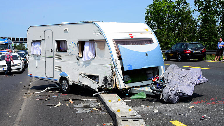 Am Dienstagvormittag ereigente sich auf der A 3 bei Randersacker ein Unfall mit vier teils schwer verletzten Personen.