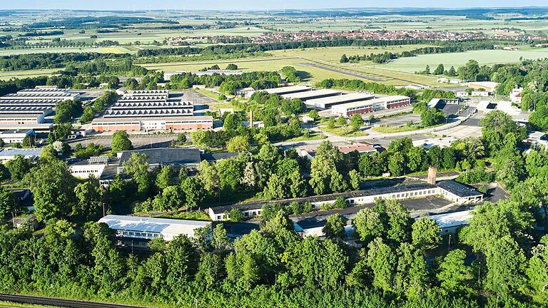 Hochwertige Arbeitsplätze sollen auf dem ehemaligen Gelände der US-Conn-Barracks geschaffen werden. Das 200 Hektar große Areal wird zu einem Gewerbepark entwickelt. Hochwertige Arbeitsplätze sollen auf dem ehemaligen Gelände der US-Conn-Barracks geschaffen werden. Das 200 Hektar große Areal wird zu einem Gewerbepark entwickelt.