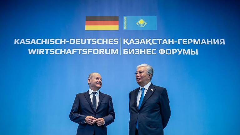 Kanzler Scholz in Kasachstan       -  Kasachstan soll mehr Rohöl nach Deutschland liefern. Damit soll die PCK-Raffinerie in Schwedt besser ausgelastet werden.