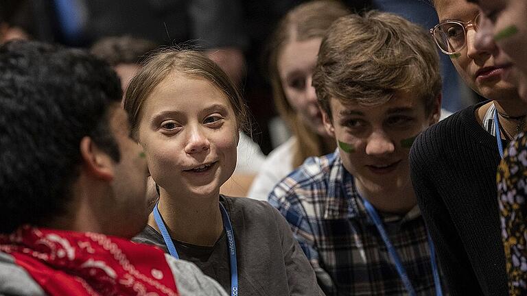 25. UN-Klimakonferenz in Madrid - Greta Thunberg       -  Klimaaktivistin Greta Thunberg bei einem Sit-in in Madrid. Sie ist zum Weltklimagipfel in die spanische Hauptstadt gekommen.