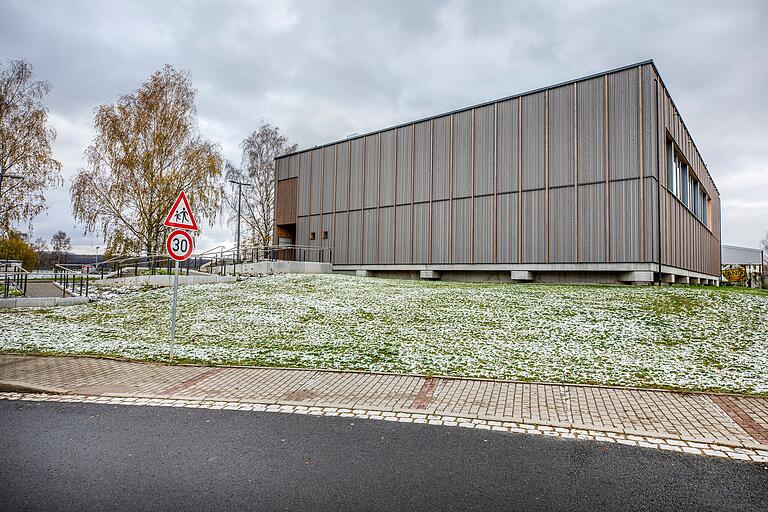 Als Tiger gestartet, als Mieze gelandet: Aus der einst vom TV Haßfurt geplanten Dreifachturnhalle ist eine Einfachturnhalle der Stadt Haßfurt geworden.&nbsp;