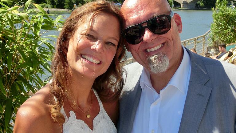 Andy Puhl mit seiner Frau Jasmin.  Foto: Herbert Kriener