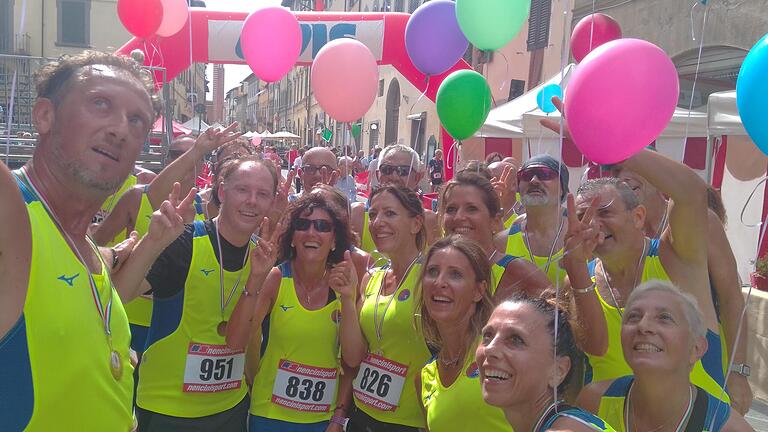 Spontan mitgelaufen: Am Vorabend erfuhr OB Stefan Güntner von einem 13-Kilometer-Lauf rund um Montevarchi. Am nächsten Morgen war er am Start. Nach einer Stunde und 27 Minuten war die Laufgruppe am Ziel.