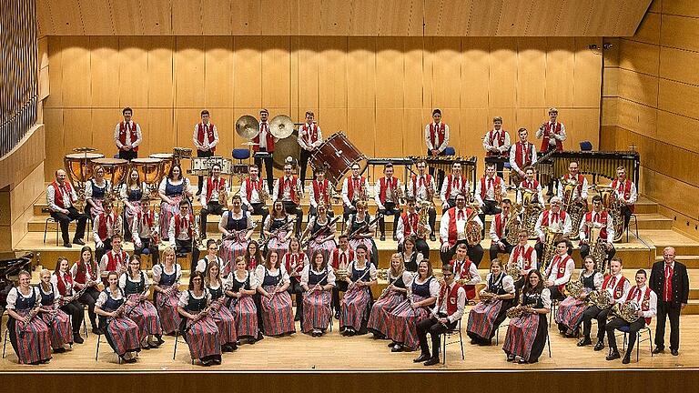 Das Symphonische Blasorchester Volkach als Prüfungsorchester für ein Masterkonzert an der Musikhochschule in Würzburg. Das Symphonische Blasorchester Volkach als Prüfungsorchester für ein Masterkonzert an der Musikhochschule in Würzburg.