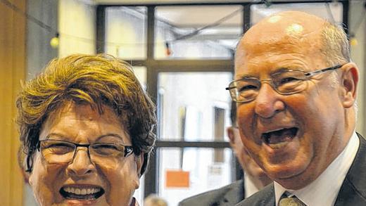 Gut gelaunt: Landtagspräsidentin Barbara Stamm und Werner Scheller, Vorsitzender des St. Josefs-Stift.