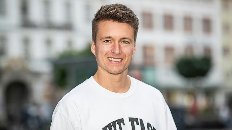 Um noch einmal die Sonne genießen zu können, plant Julian Schneider im Herbst eine Reise nach Südeuropa. Um noch einmal die Sonne genießen zu können, plant Julian Schneider im Herbst eine Reise nach Südeuropa.