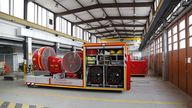 Im Moment ist die Panzerhalle 237 von der Feuerwehr genutzt, bei der Landesgartenschau wird sie unter anderem Blumenhalle.