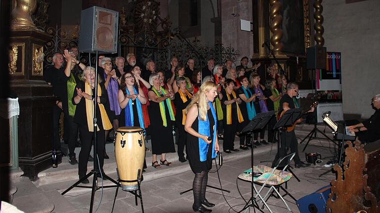 Gospelchor-Troubadour begeisterte beim Sambia-Benefizkonzert in Bronnbach. Gospelchor-Troubadour begeisterte beim Sambia-Benefizkonzert in Bronnbach.