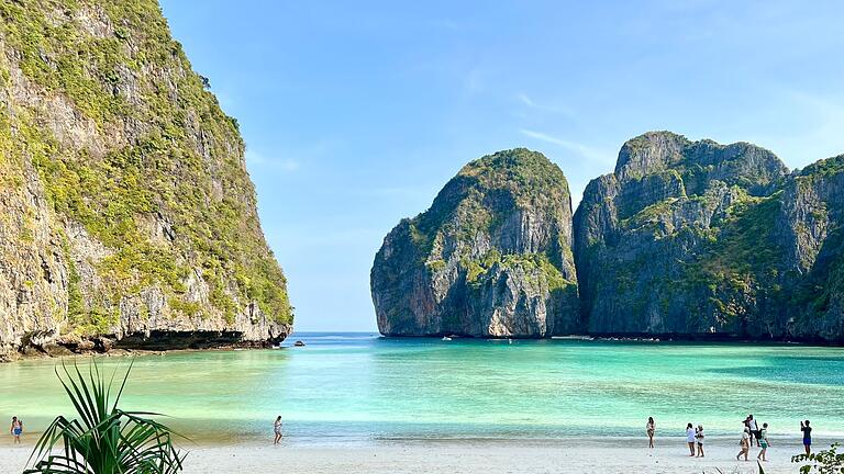 Der Traumstrand Maya Bay - Die Maya Bay gilt als einer der schönsten Strände der Welt. (Archivbild) Der Traumstrand Maya Bay - Die Maya Bay gilt als einer der schönsten Strände der Welt. (Archivbild)