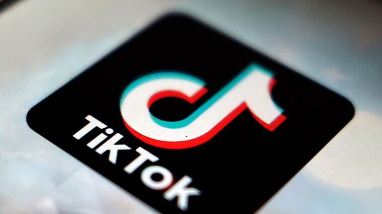 Tiktok       -  Die Plattform ist weltweit beliebt, eine Arte-Doku zeigt nun, wieso sie auch umstritten ist.