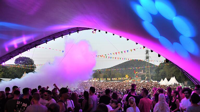 Das Festival war mit 10 000 Besuchern ausverkauft, die Organisation perfekt, die Stimmung prächtig: Die Tanzinsel hat sich etabliert.