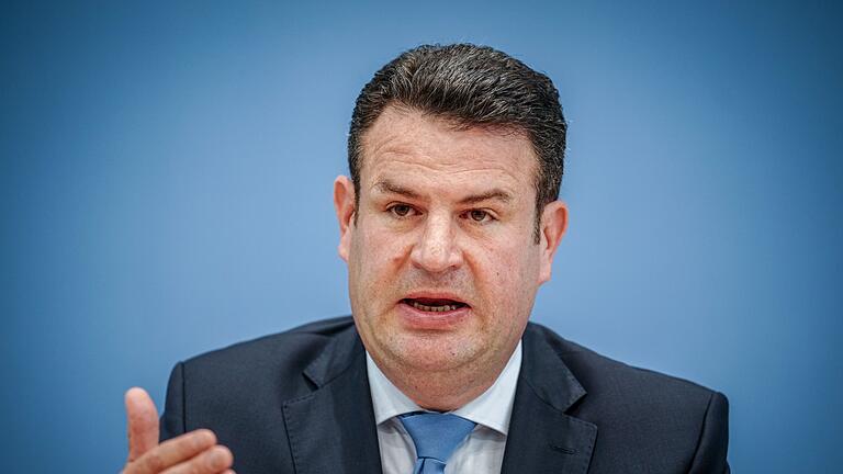 Hubertus Heil.jpeg - Wer Bürgergeld bezieht muss wohl ab 2024 mit härteren Sanktionen rechnen, wenn es nach Bundesarbeitsminister Hubertus Heil geht. Hubertus Heil.jpeg - Wer Bürgergeld bezieht muss wohl ab 2024 mit härteren Sanktionen rechnen, wenn es nach Bundesarbeitsminister Hubertus Heil geht.