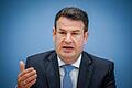 Hubertus Heil.jpeg       -  Wer Bürgergeld bezieht muss wohl ab 2024 mit härteren Sanktionen rechnen, wenn es nach Bundesarbeitsminister Hubertus Heil geht.