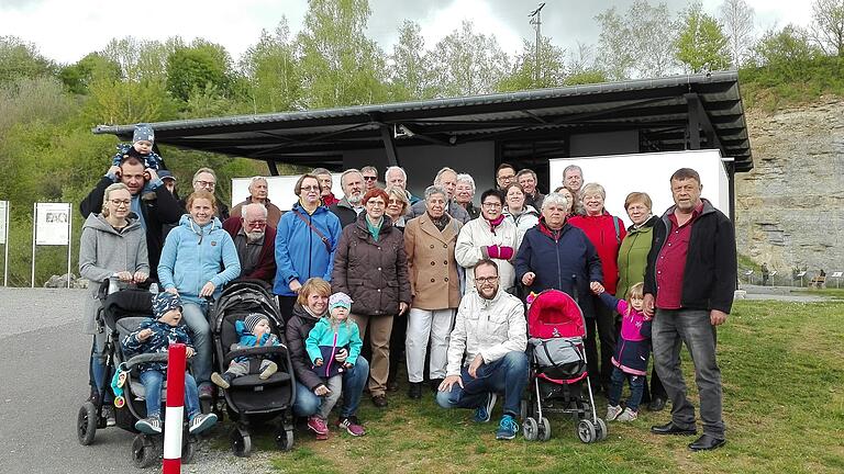 Kolpingfamilie besuchte die Eberstadter Tropfsteinhöhle Kolpingfamilie besuchte die Eberstadter Tropfsteinhöhle
