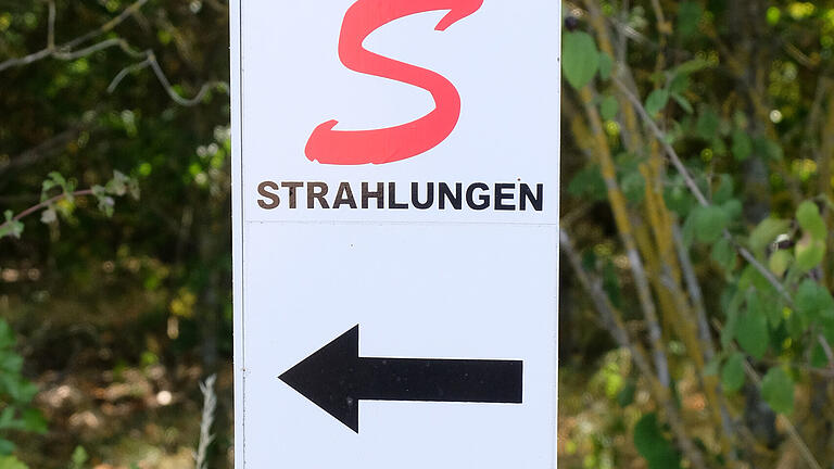 Das rote 'S' weist auf die Extratour hin. Die Beschilderung ist vorbildlich. Das rote 'S' weist auf die Extratour hin. Die Beschilderung ist vorbildlich.