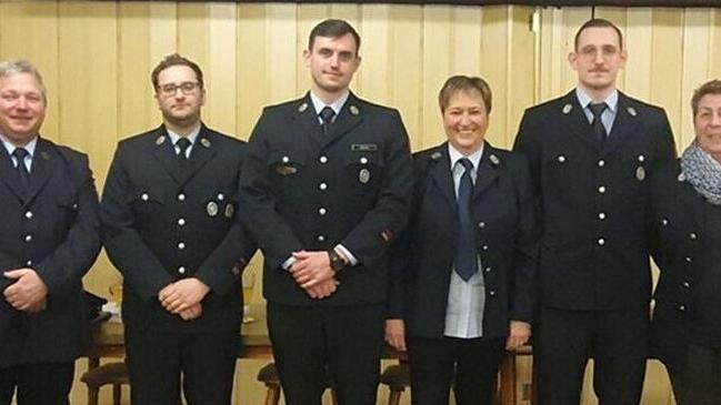 Unser Foto zeigt den Vorstand der Freiwilligen Feuerwehr Volkers.       -  Unser Foto zeigt den Vorstand der Freiwilligen Feuerwehr Volkers.